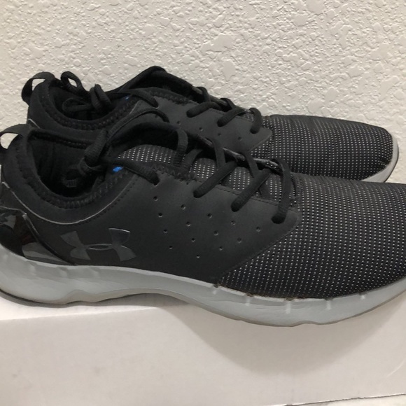 UNDER ARMOUR athletic shoes - Picture 2 of 6